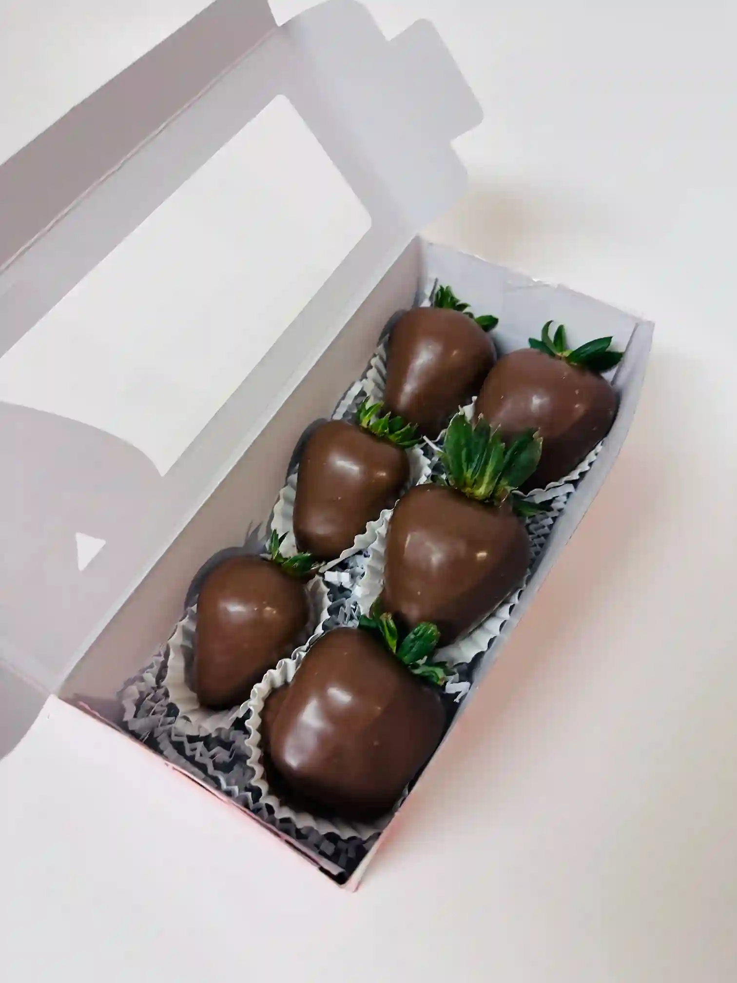 Be My Valentine Gift Box – Half Dozen (6 Chocolate Dipped Strawberries)